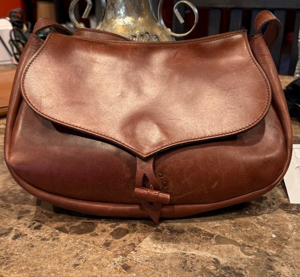 Beautiful vintage JCrew Minimalist, 1990s of classic J.Crew leather goods.